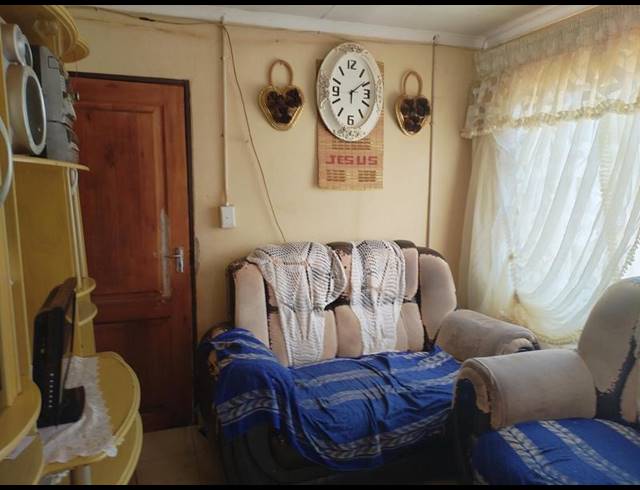 2 BEDROOM HOUSE FOR SALE IN ZONKIZIZWE